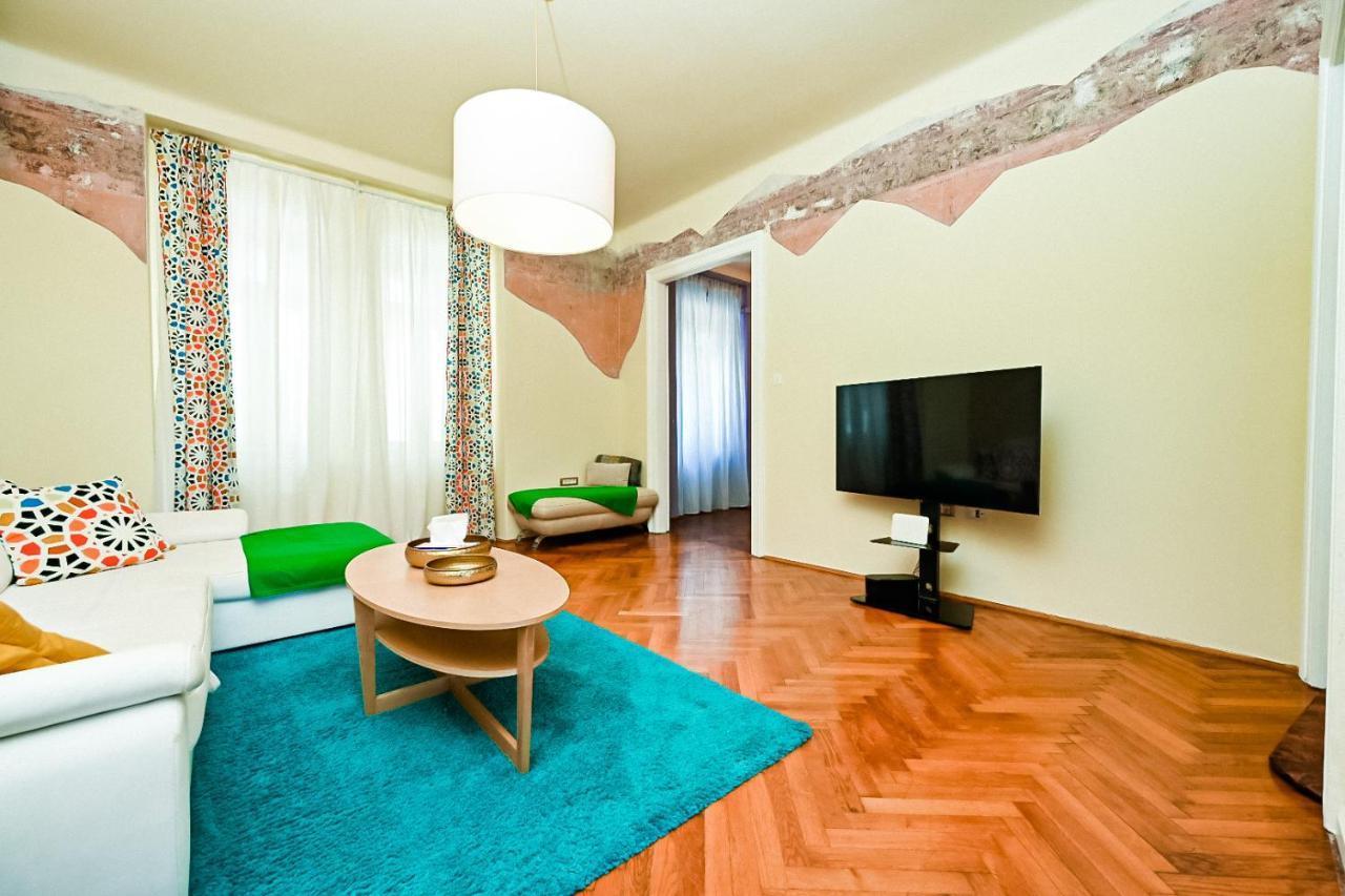 '2R' City Center Holidays And Workstays Rijeka Exterior photo