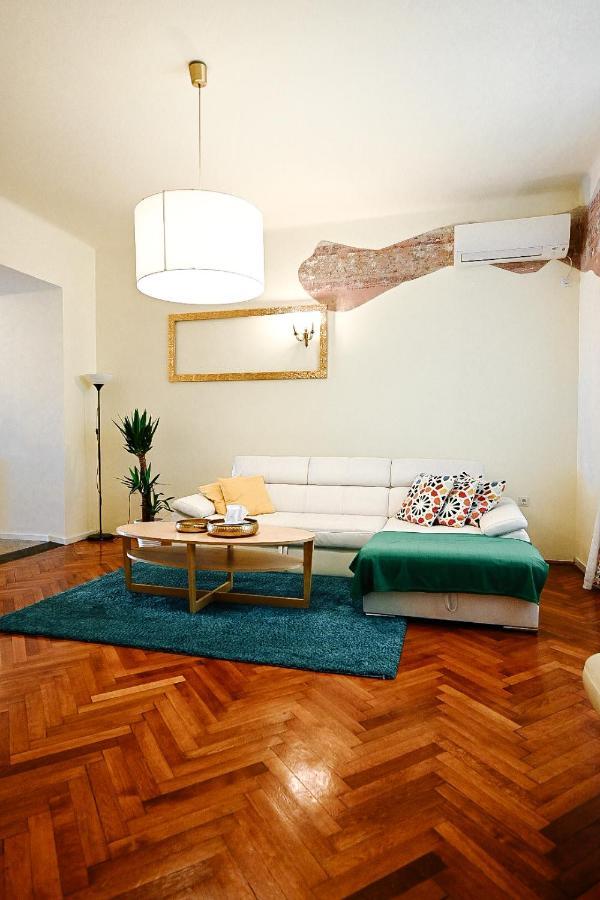 '2R' City Center Holidays And Workstays Rijeka Exterior photo